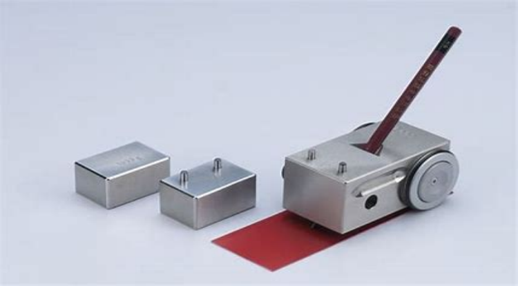 漆膜弯曲试验怎么做_柔韧性与不开裂不脱落评估_涂层附着与变形适应性验证